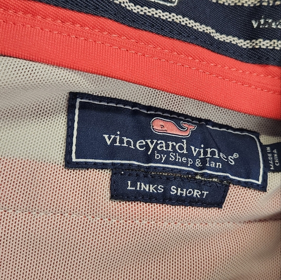 Vineyard Vines Links Red Shorts Sticky Waist Polyester Logo Chino 34 Waist - Picture 6 of 6